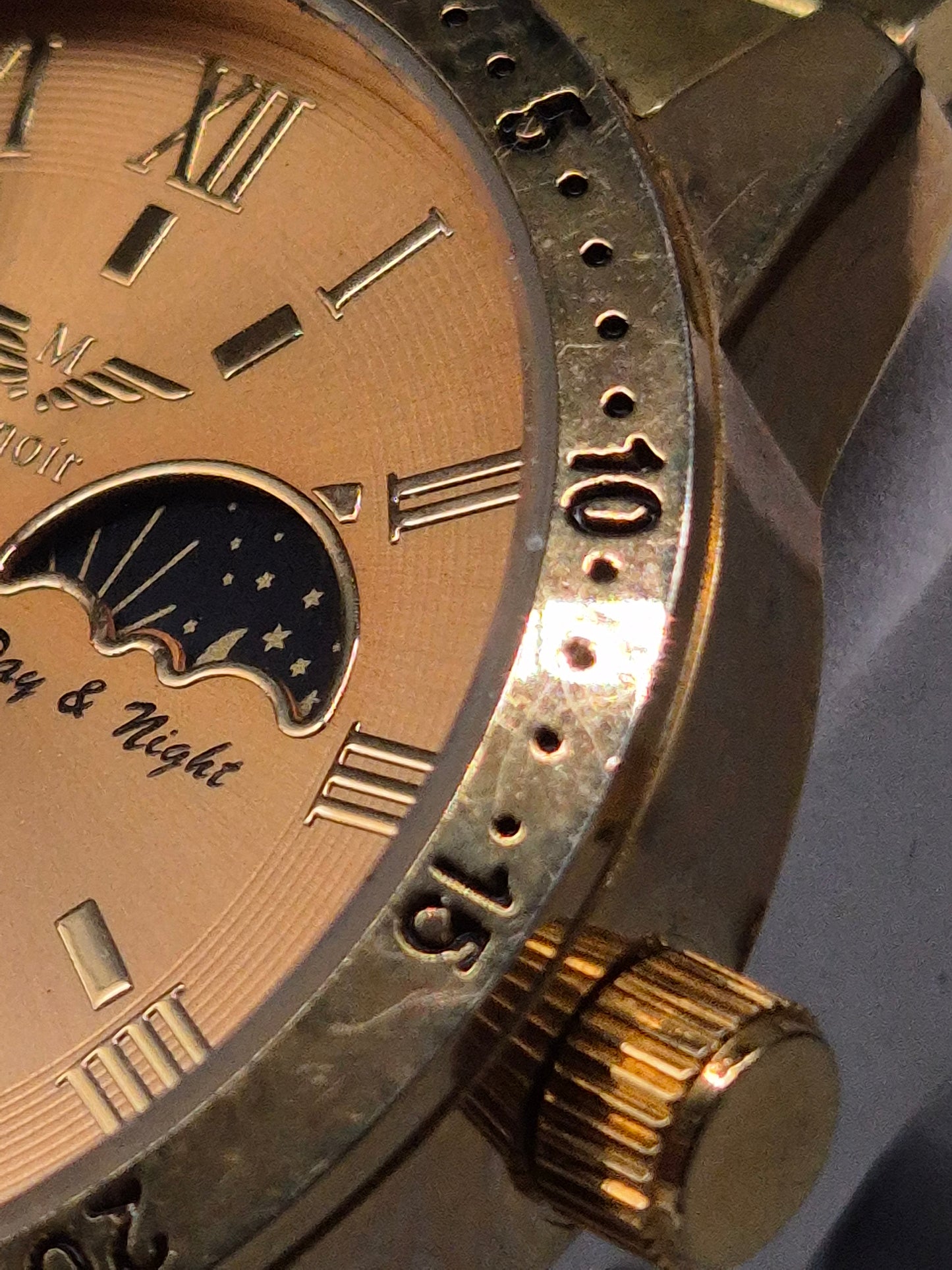 Goldfarbene Minoir Herren Uhr – Automatik mit Tag‑Nacht-Anzeige