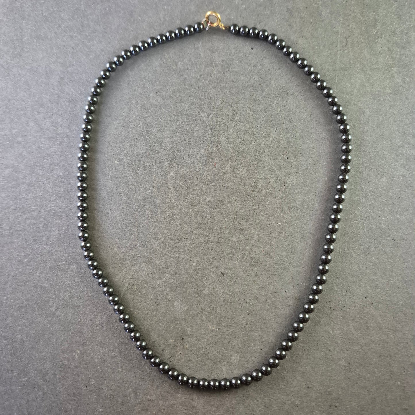 Elegante Hämatit Halskette mit Kugelperlen – zeitloses Design