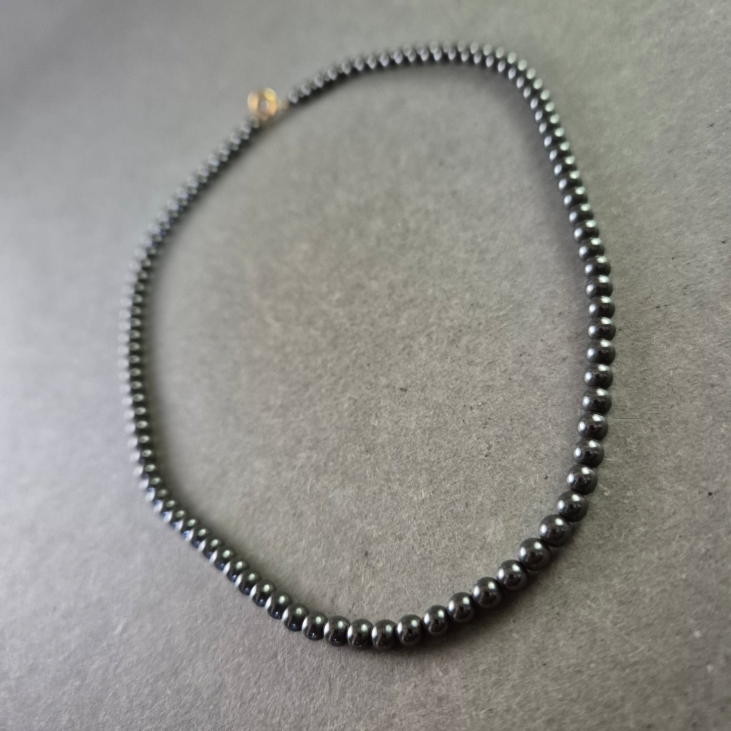 Elegante Hämatit Halskette mit Kugelperlen – zeitloses Design