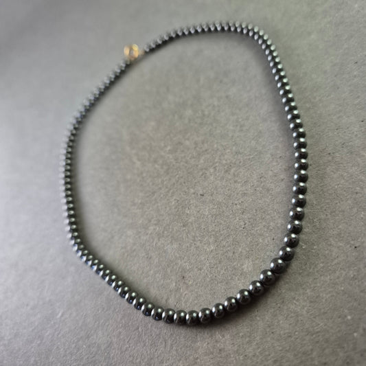 Elegante Hämatit Halskette mit Kugelperlen – zeitloses Design