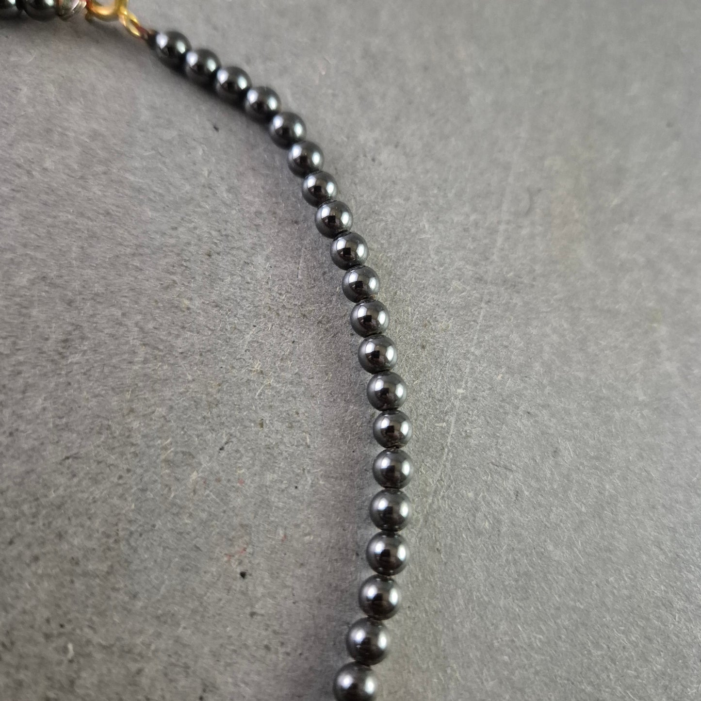 Elegante Hämatit Halskette mit Kugelperlen – zeitloses Design