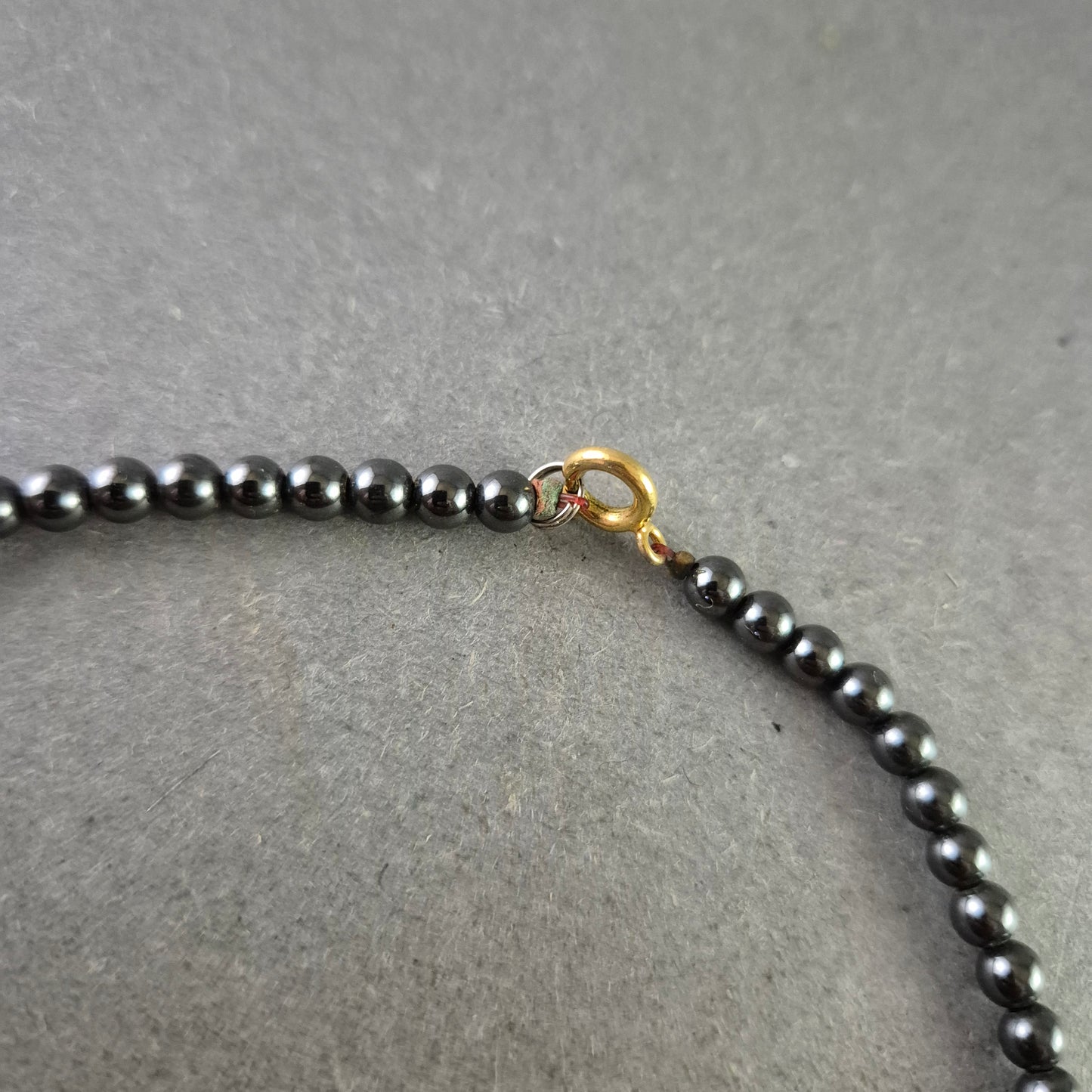 Elegante Hämatit Halskette mit Kugelperlen – zeitloses Design