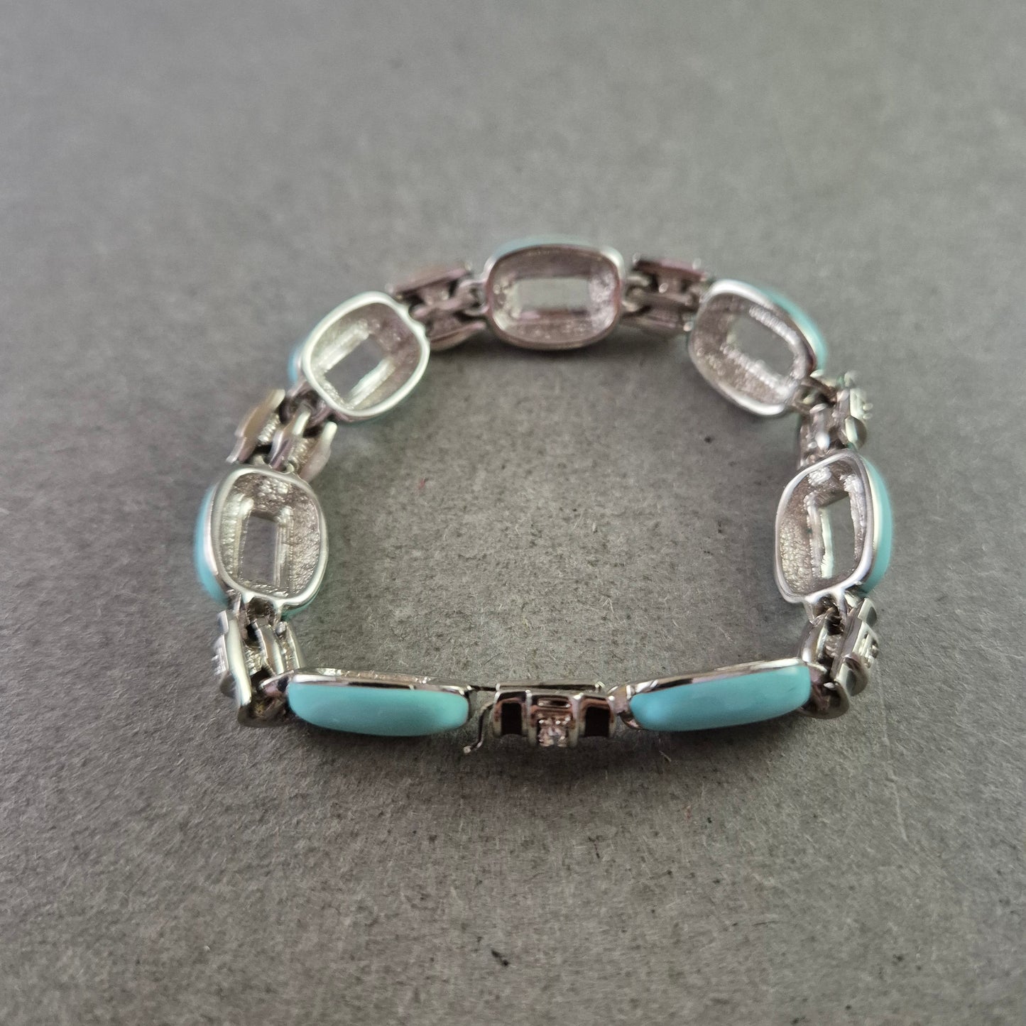 Elegantes Silberfarben Armband mit türkisfarbenen Elementen