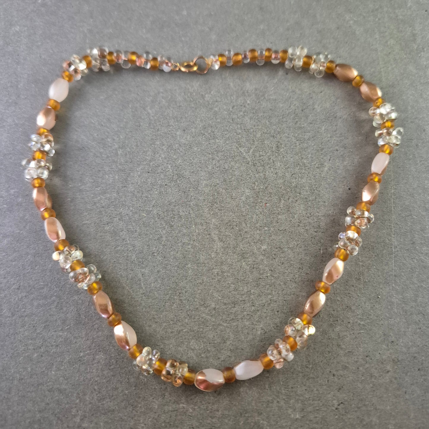 Elegante Perlen Kette mit Glasperlen – Handgefertigter Vintage Stil