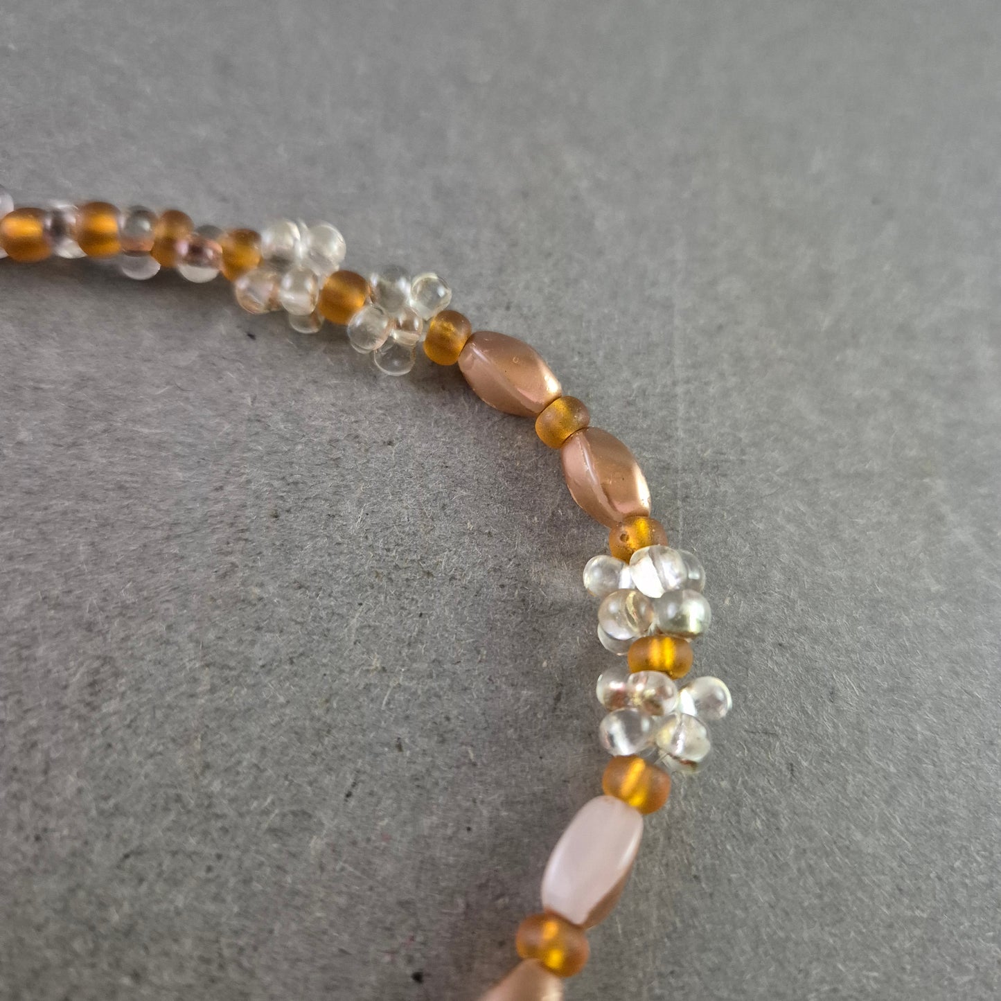 Elegante Perlen Kette mit Glasperlen – Handgefertigter Vintage Stil