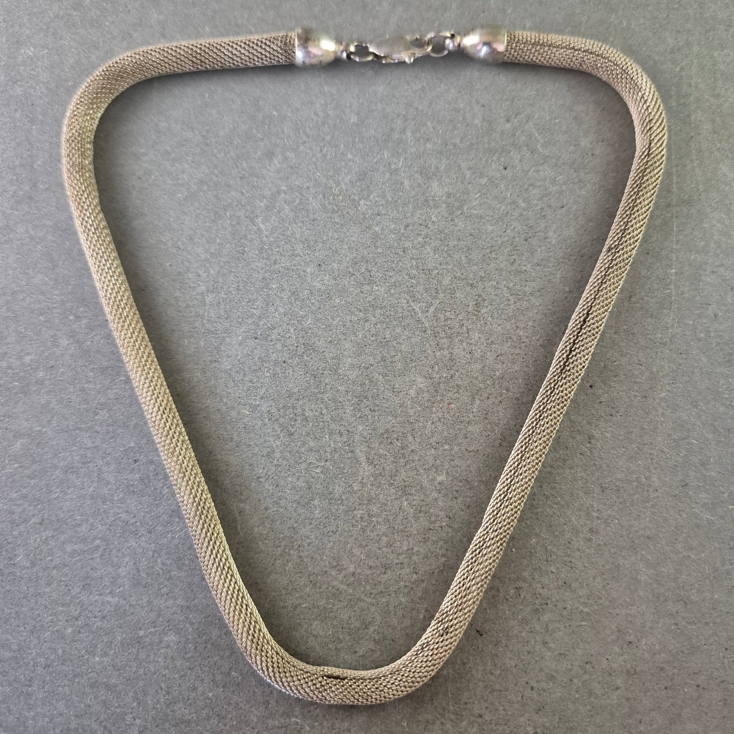 Silberfarbene Schlangen Kette – Klassisches Vintage Design