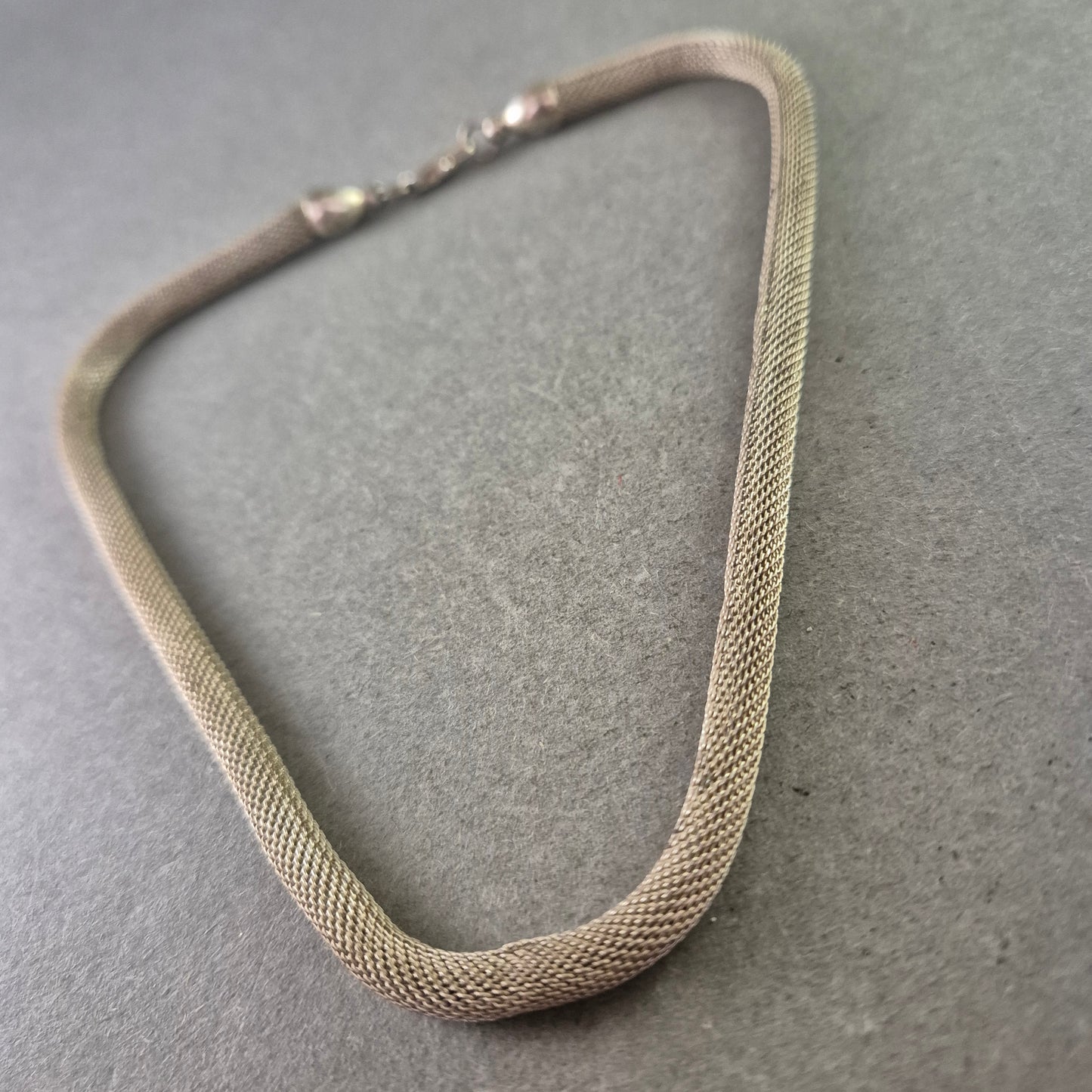 Silberfarbene Schlangen Kette – Klassisches Vintage Design