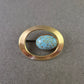 Vintage Brosche mit Türkis Cabochon – Rundes Gold Design