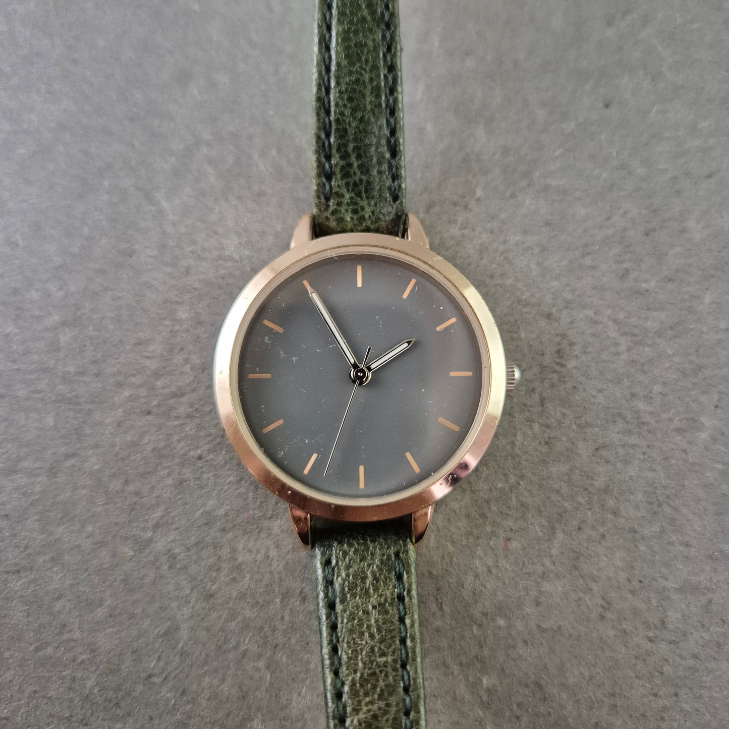 Bijou Brigitte Damen Uhr – Minimalistisches Design mit Lederarmband