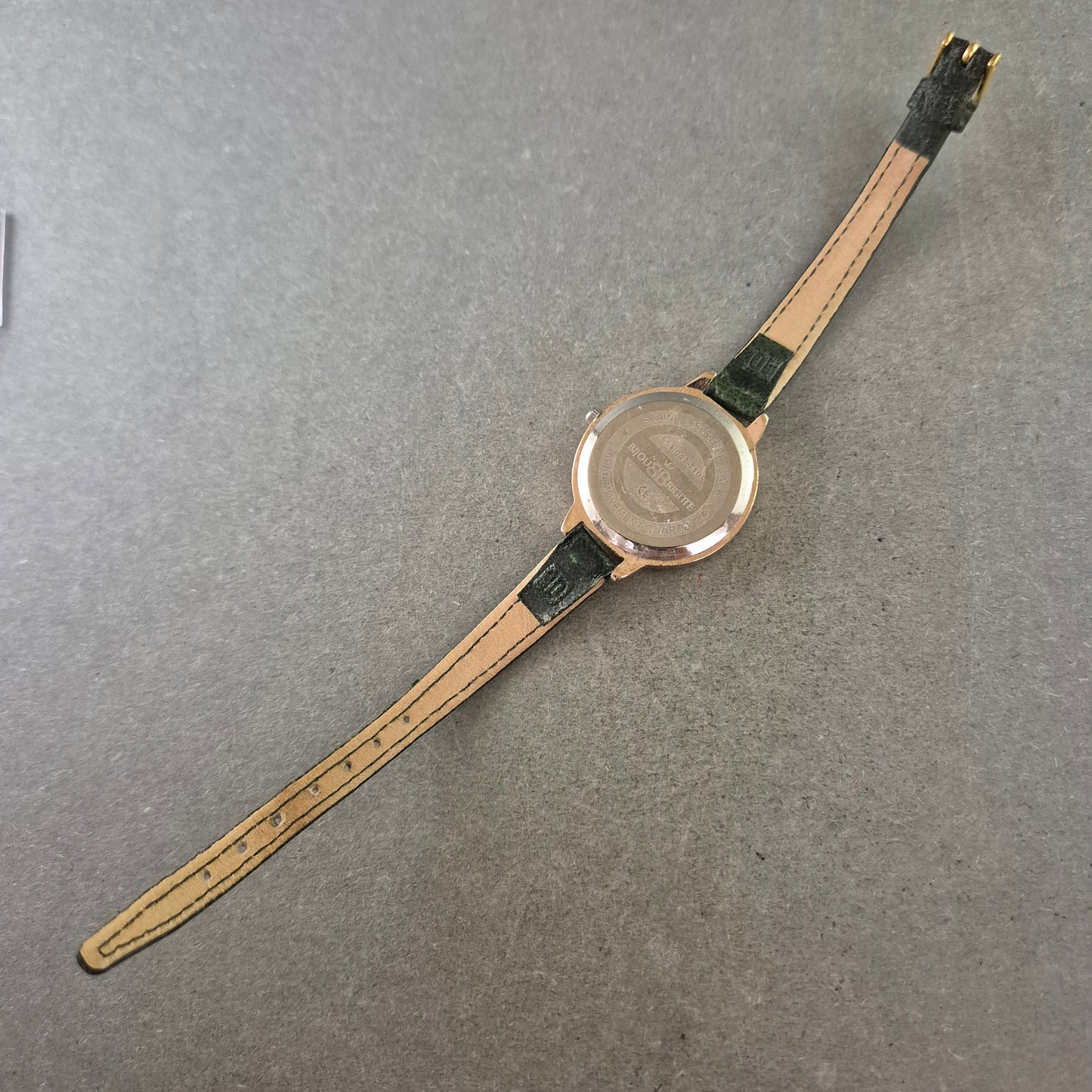 Bijou Brigitte Damen Uhr – Minimalistisches Design mit Lederarmband