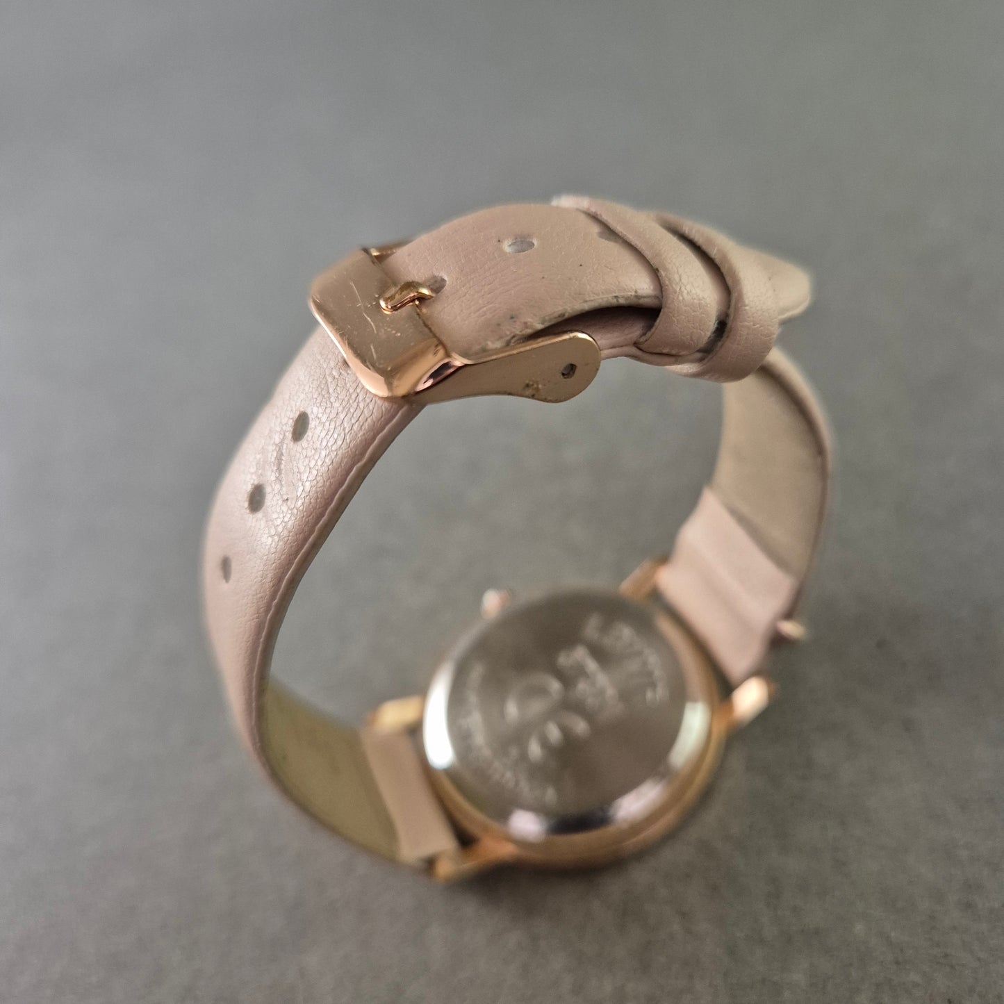 LBVYR Damen Uhr – Roségold mit Strass und Lederarmband