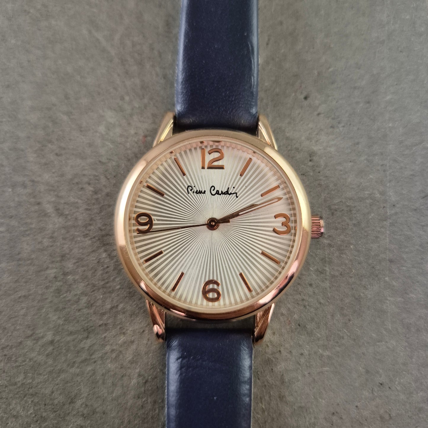 Pierre Cardin Damen Uhr – Elegantes klassisches Design