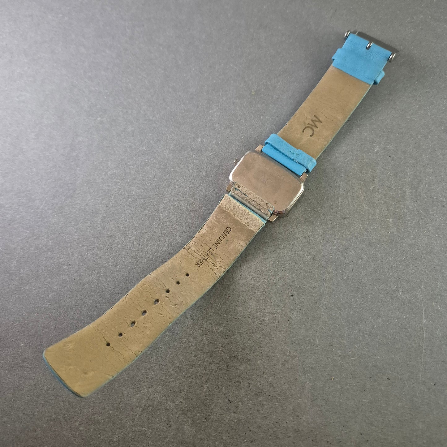 MC Damen Uhr – Rechteckiges Design mit blauem Lederarmband