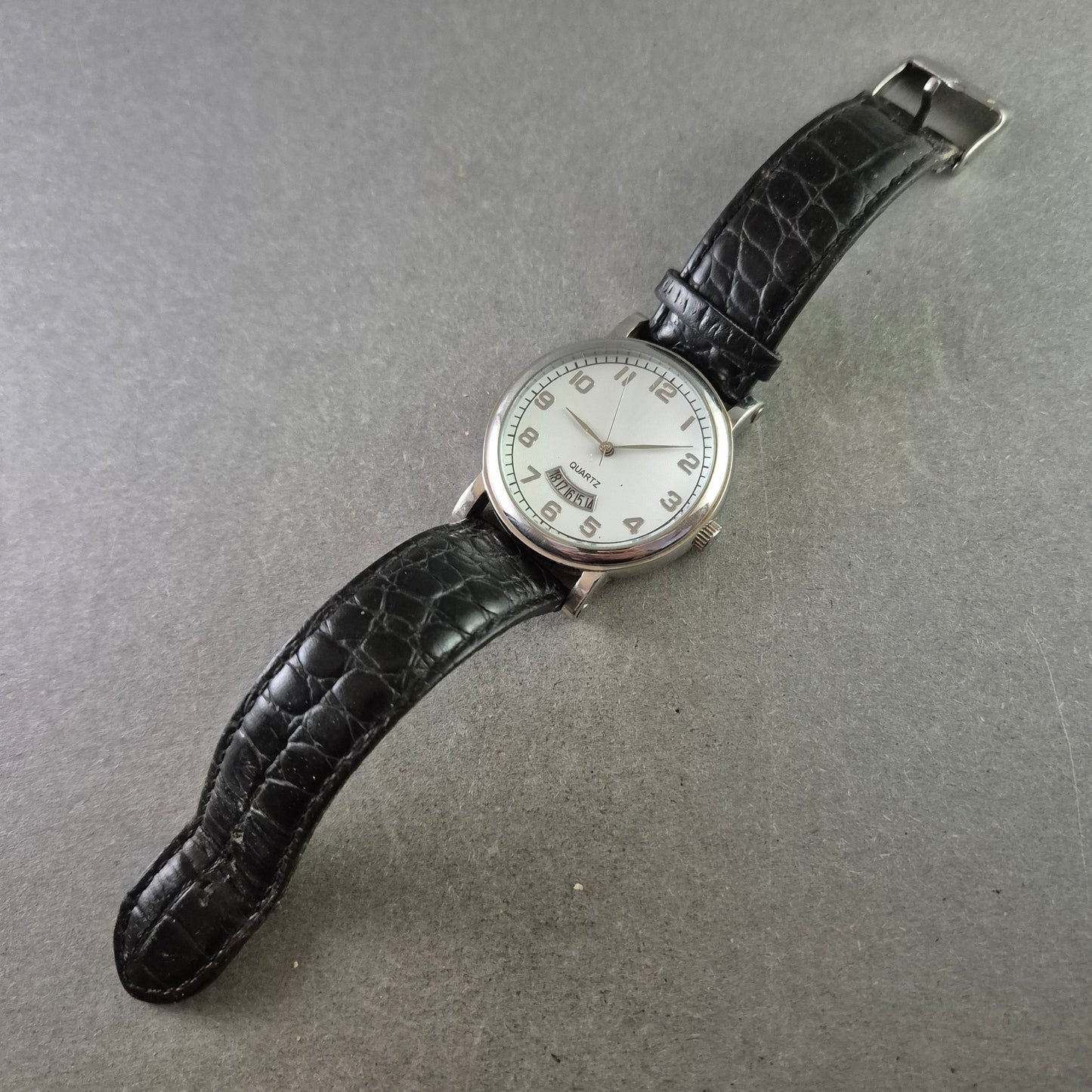 Klassische Herren Uhr – Weißes Zifferblatt mit Datumsanzeige