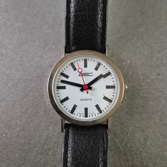 ADCL Herren Uhr – Sportliches Design mit roten Zeigern