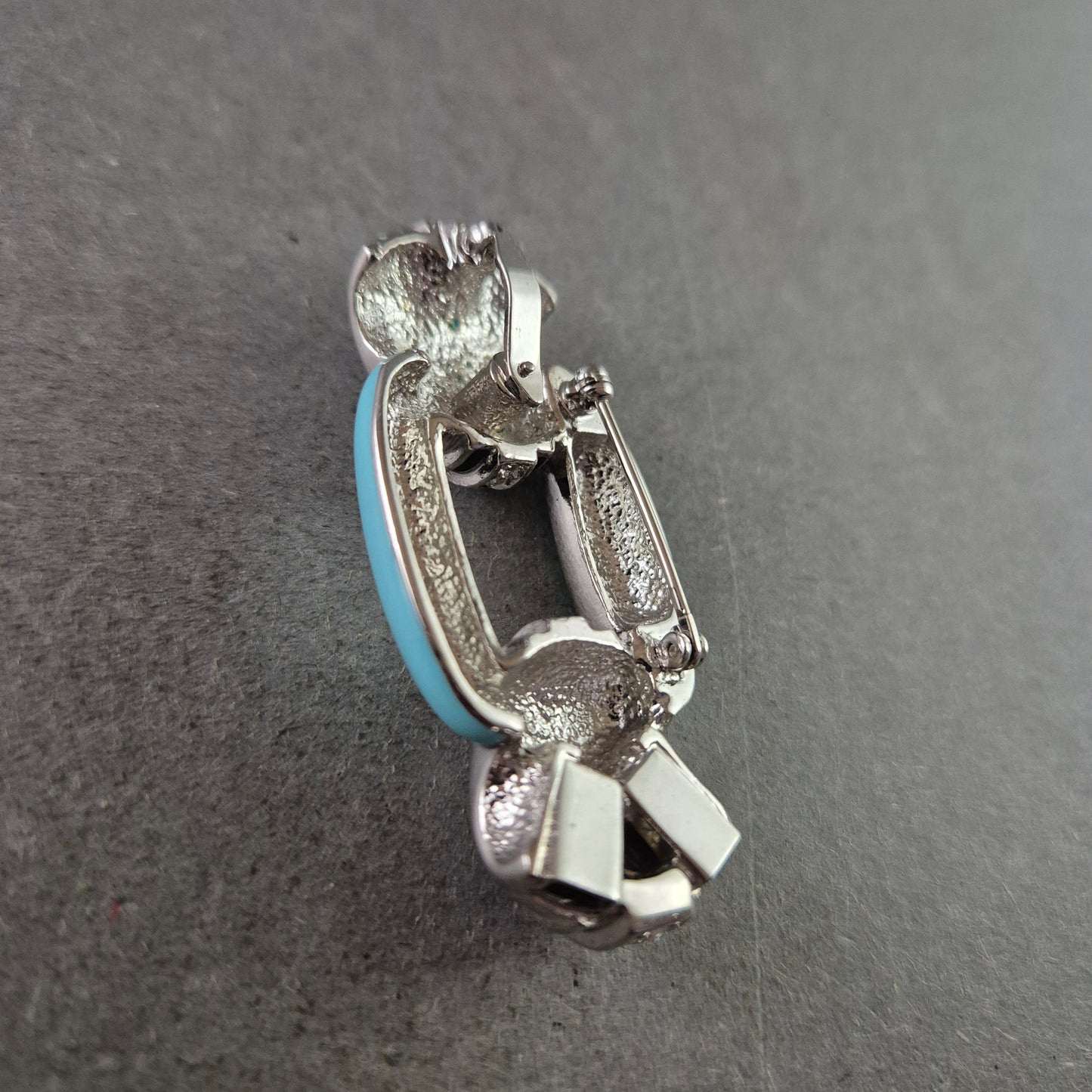 Elegante Brosche – Modernes Design mit Strass und Türkis