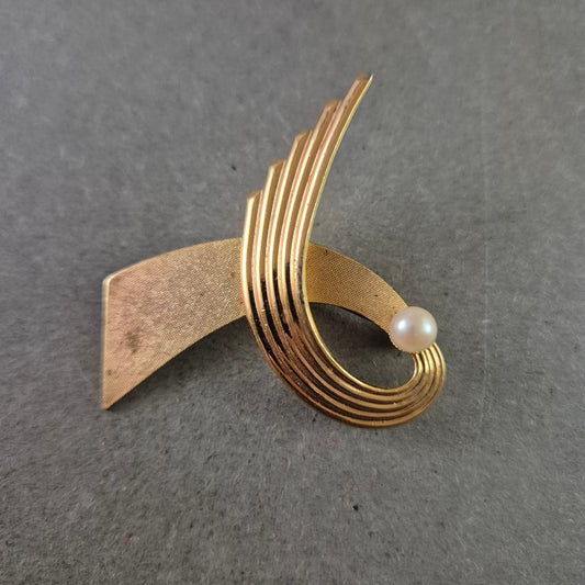 Elegante Vintage-Brosche mit Perle – Schwungvolles Design