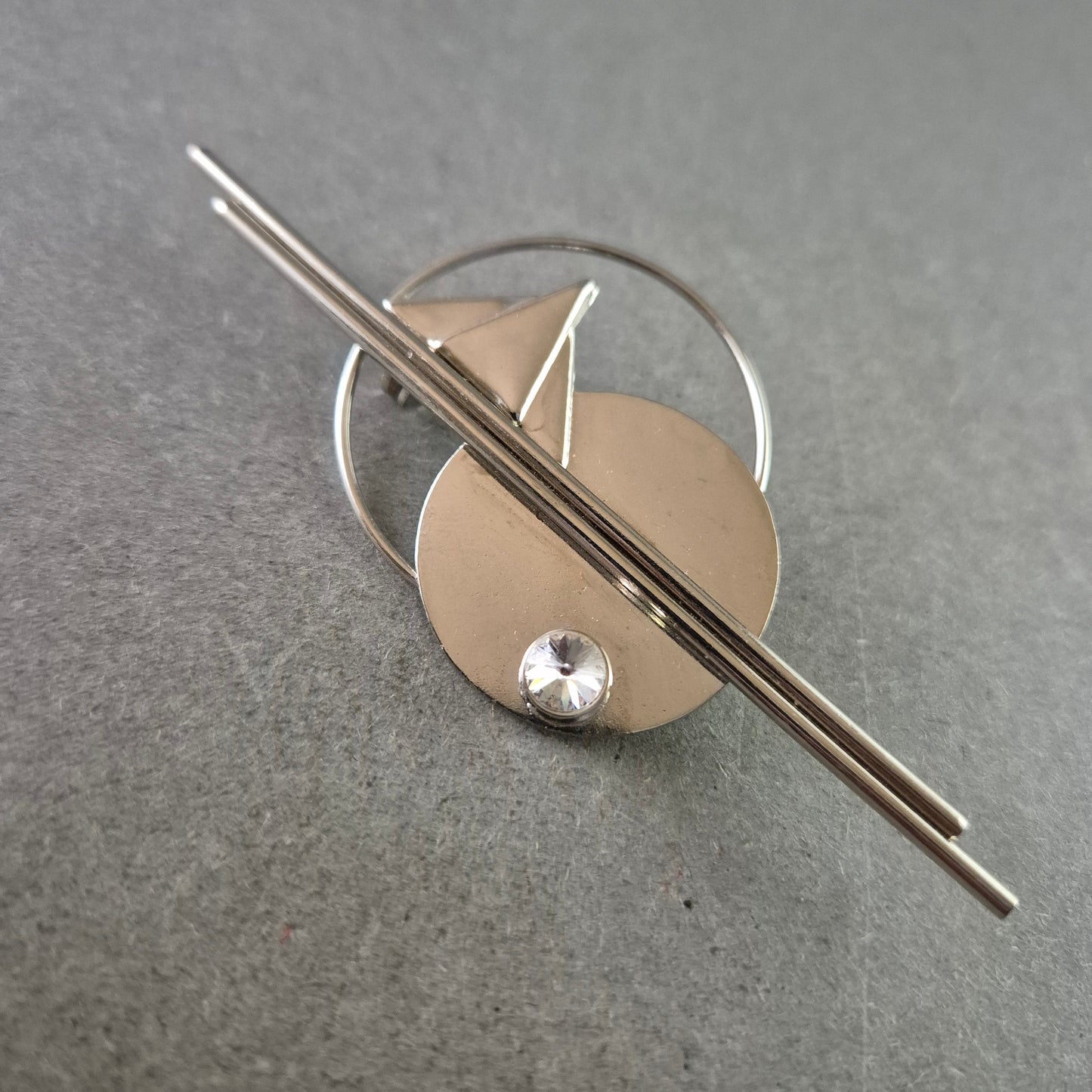 Moderne Brosche im Bauhaus-Stil – Geometrisches Design