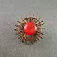 Vintage Brosche – Kupferdraht-Design mit rotem Cabochon