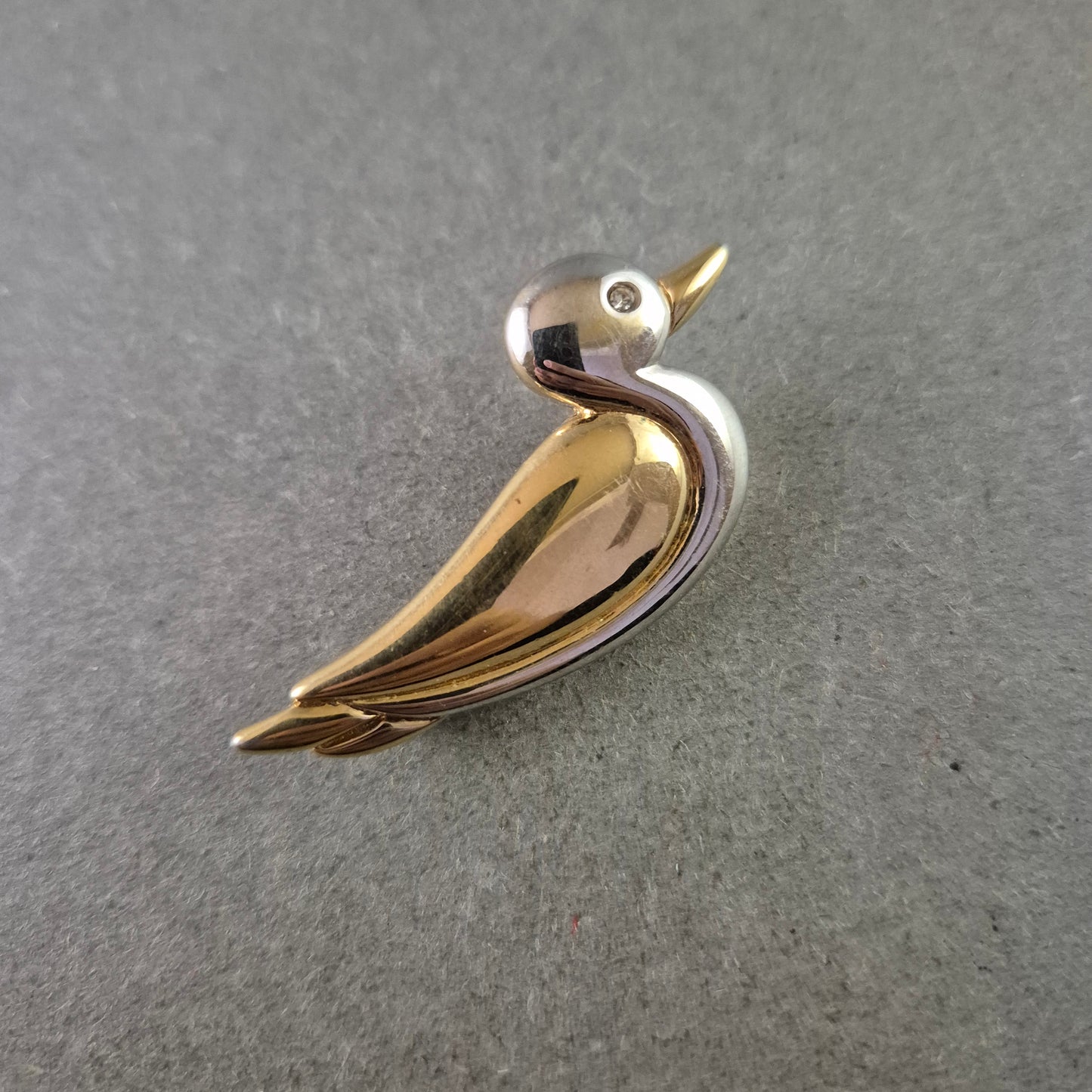 Tiermotiv Brosche – Vergoldeter Vogel mit Strassstein