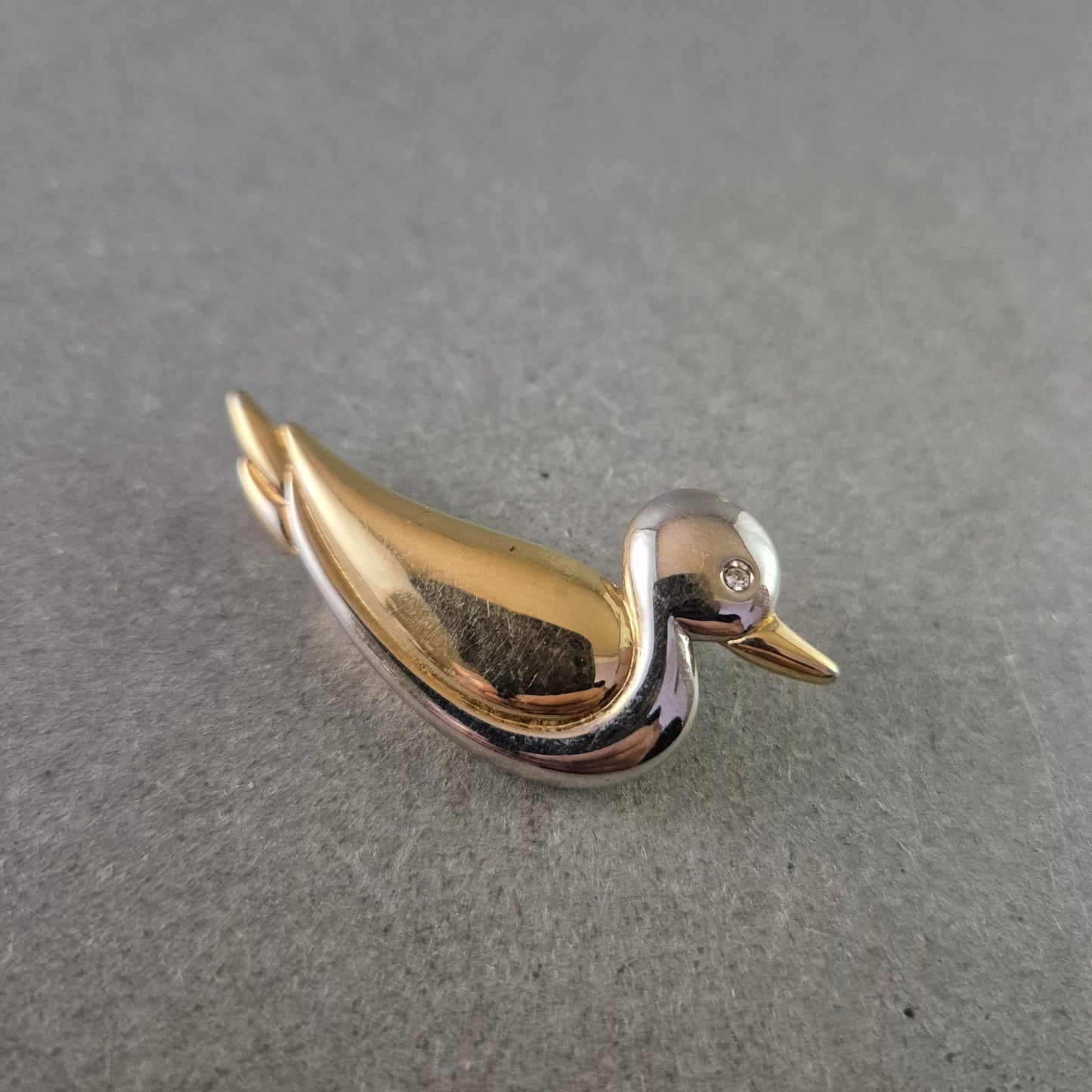 Tiermotiv Brosche – Vergoldeter Vogel mit Strassstein