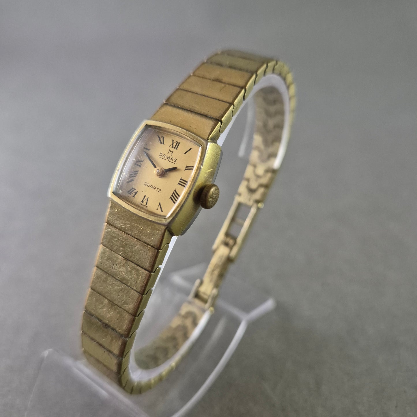 Damas Damen Uhr – Vergoldete Quarzarmbanduhr mit römischen Ziffern