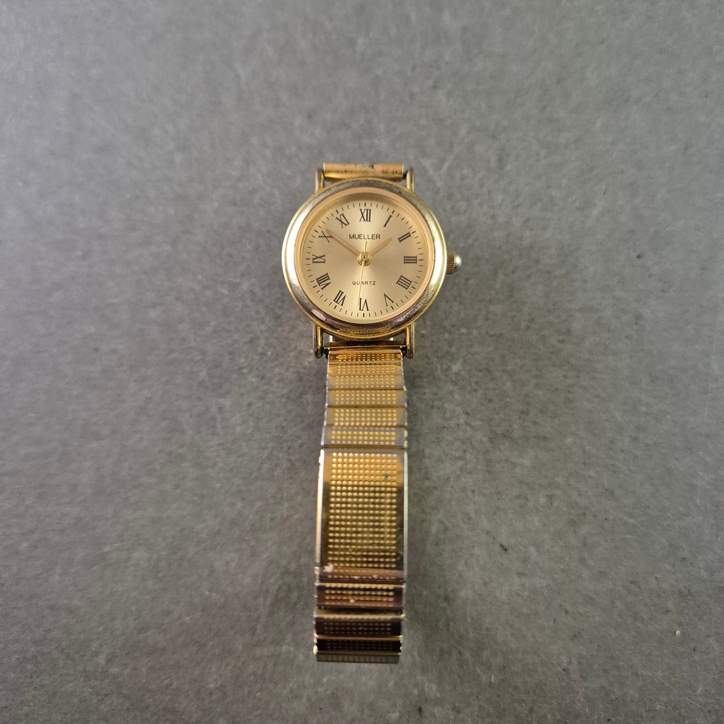 Mueller Damen Uhr – Vergoldete Quarzarmbanduhr mit römischen Ziffern