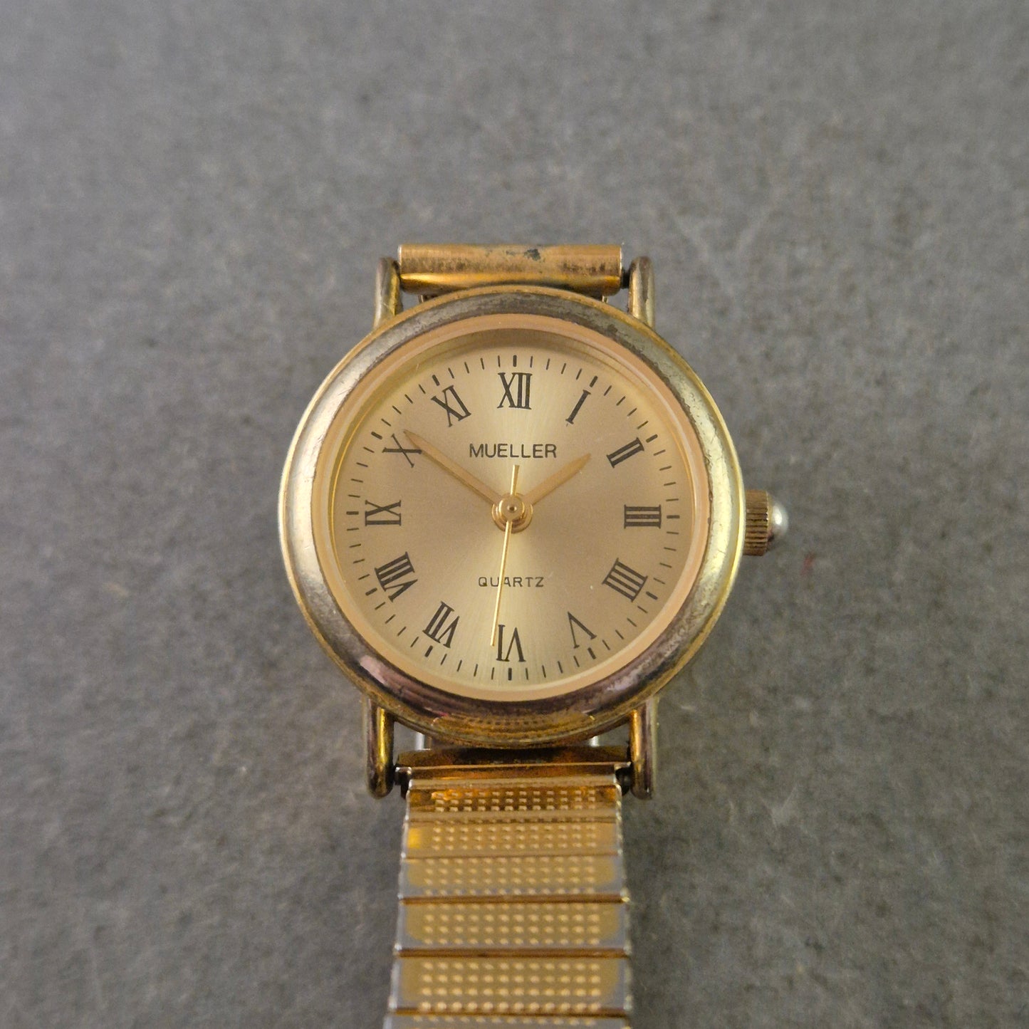 Mueller Damen Uhr – Vergoldete Quarzarmbanduhr mit römischen Ziffern
