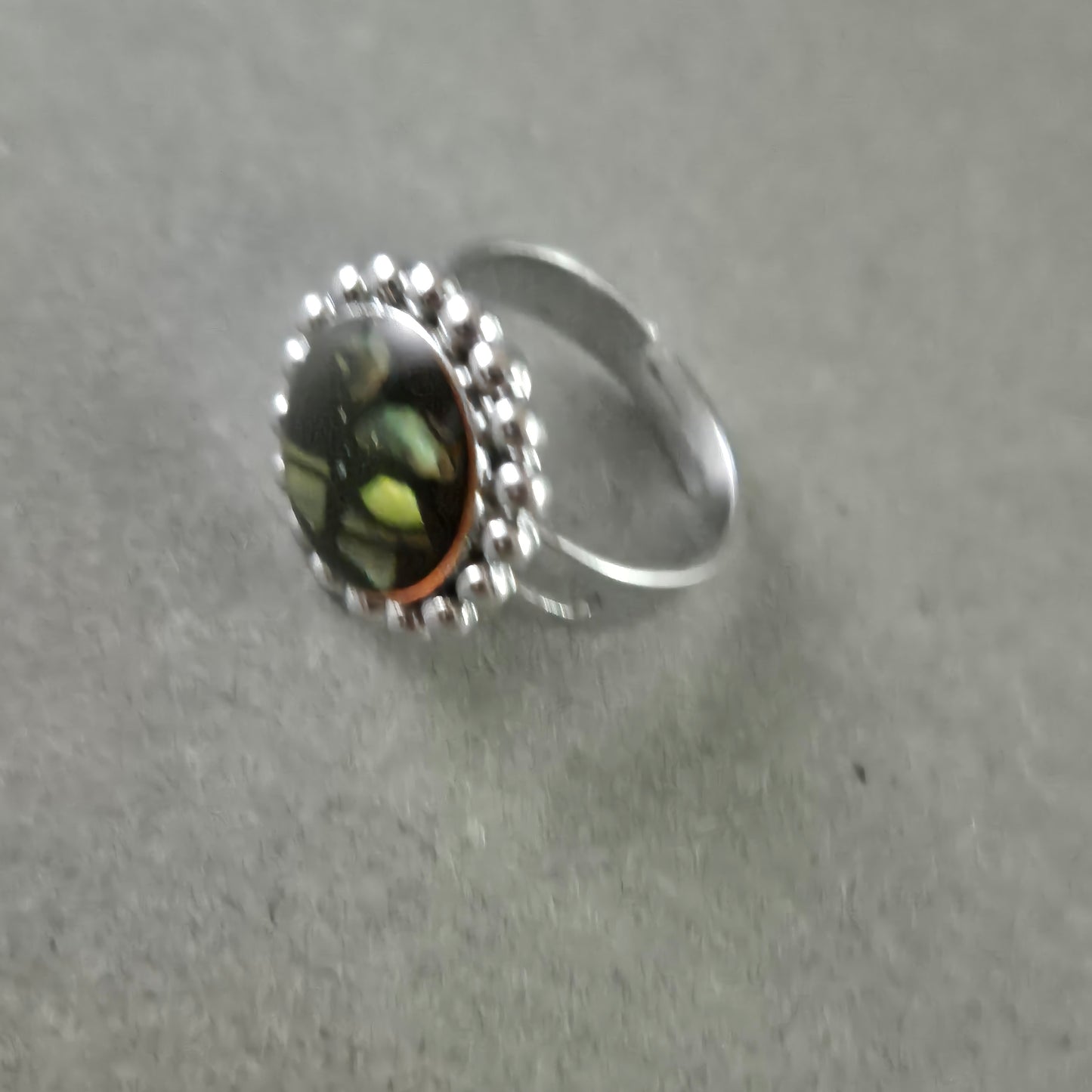 Verstellbarer Silberring mit ovalem Perlmutt-Stein