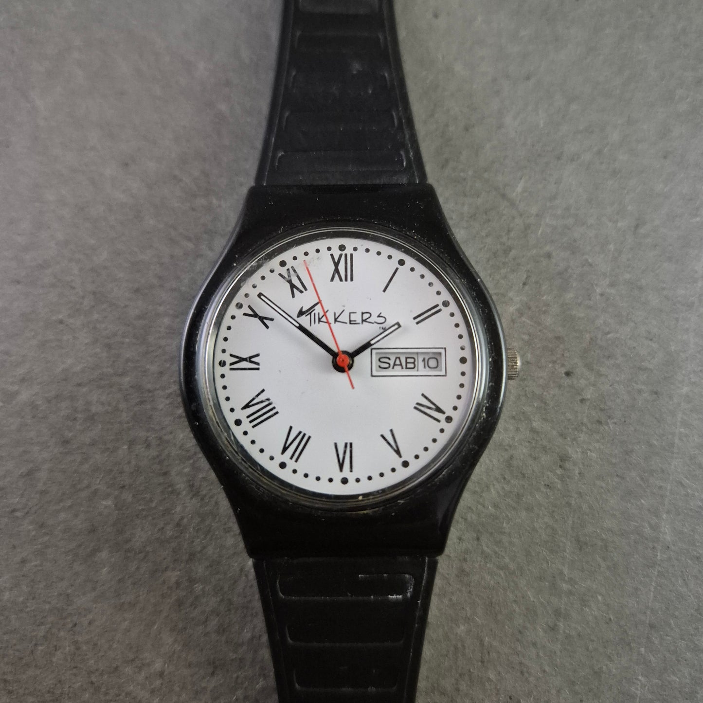 Klassische Tikkers Herren Uhr – Römisches Zifferblatt & Tagesanzeige