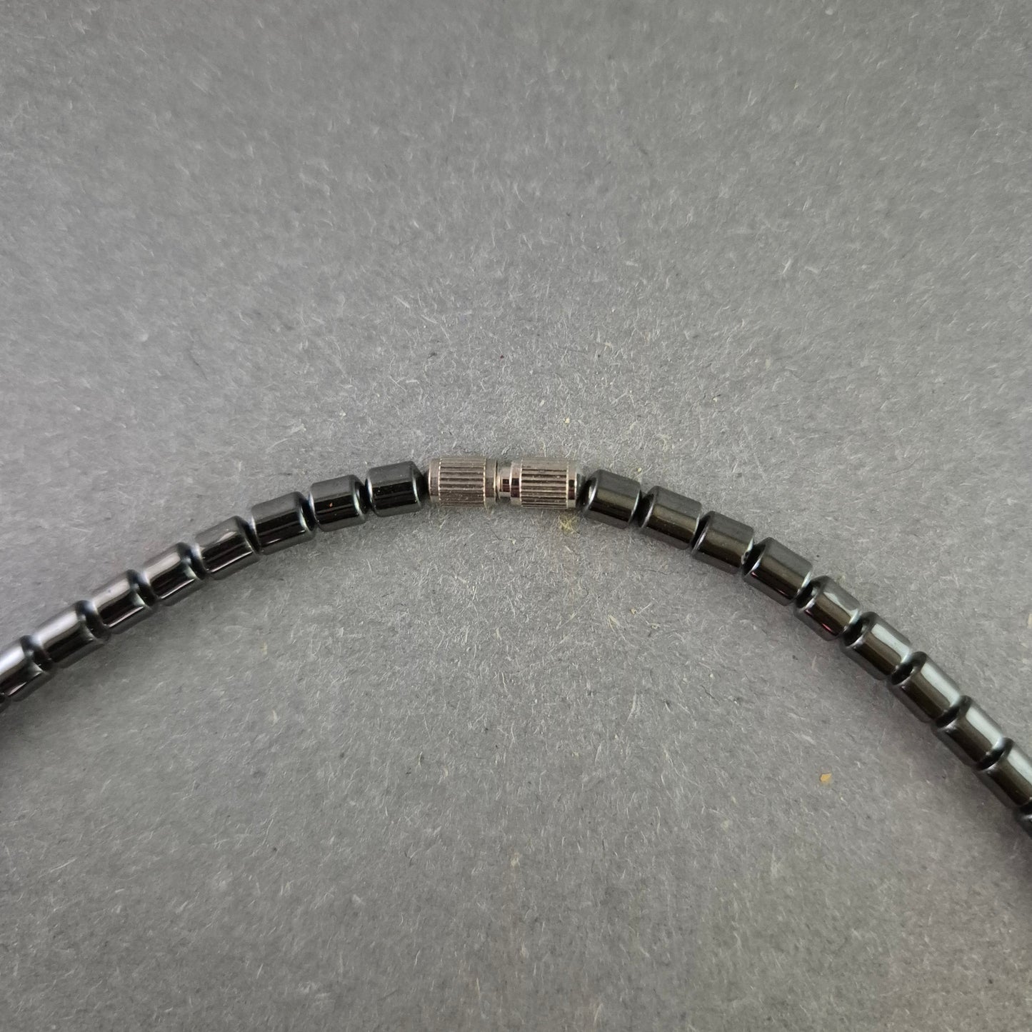 Hämatit Kette mit Rosenquarz – Edelsteinmix in harmonischem Design