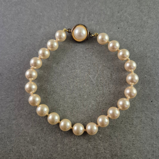 Elegantes Perlen Armband – Klassisch mit rundem Steckverschluss