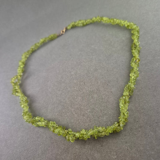 Grüne Edelstein Kette aus Splittern – Naturstein Schmuck