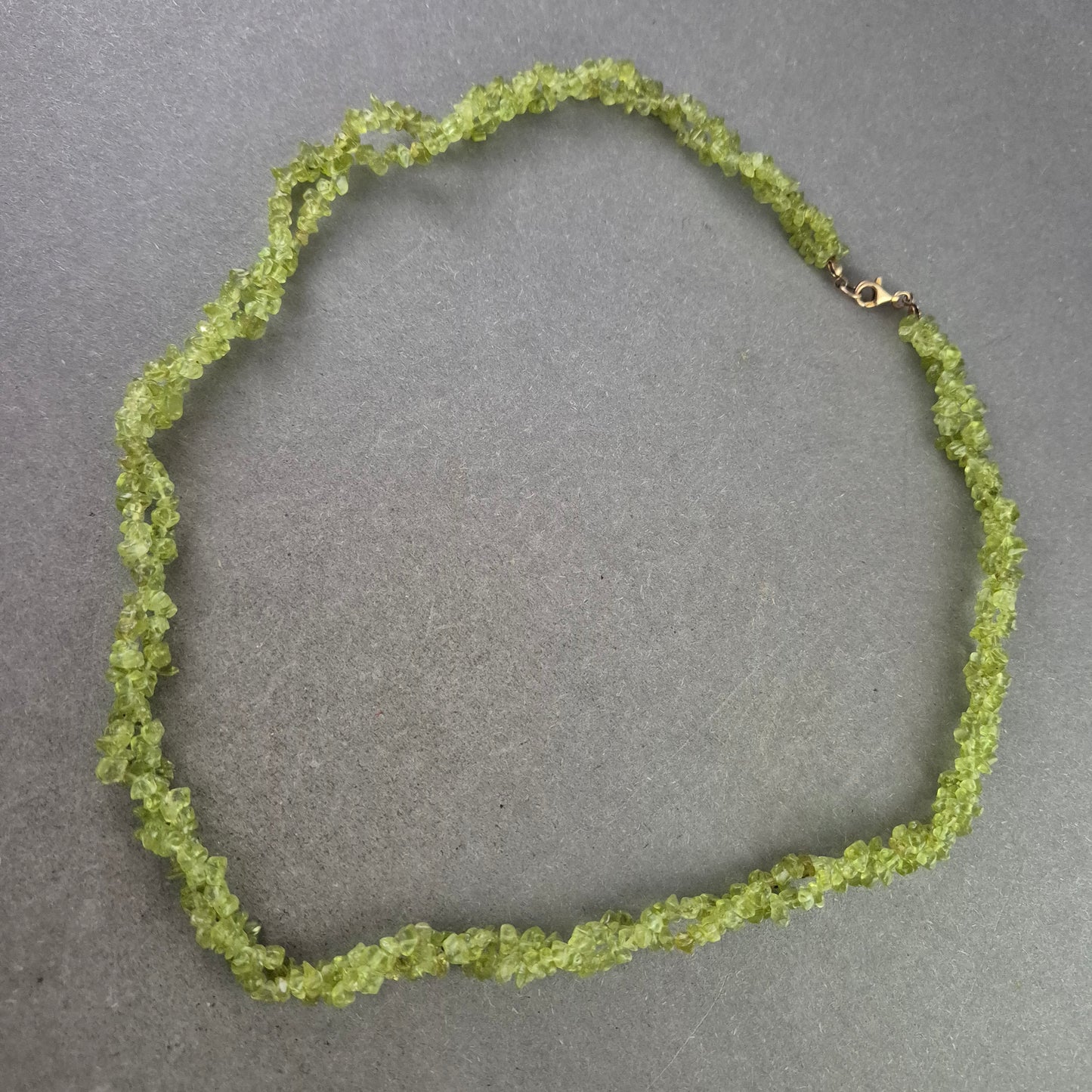 Grüne Edelstein Kette aus Splittern – Naturstein Schmuck