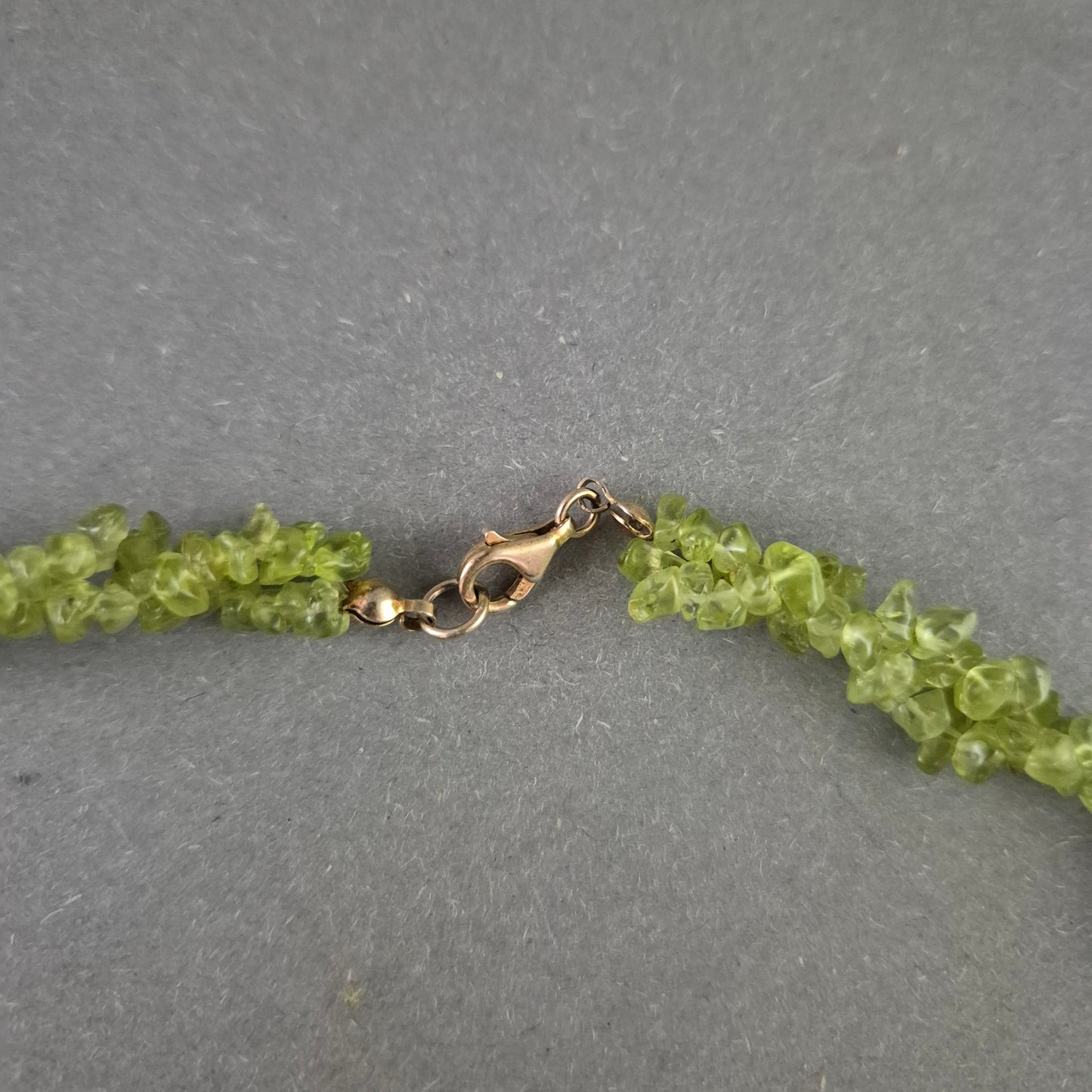 Grüne Edelstein Kette aus Splittern – Naturstein Schmuck