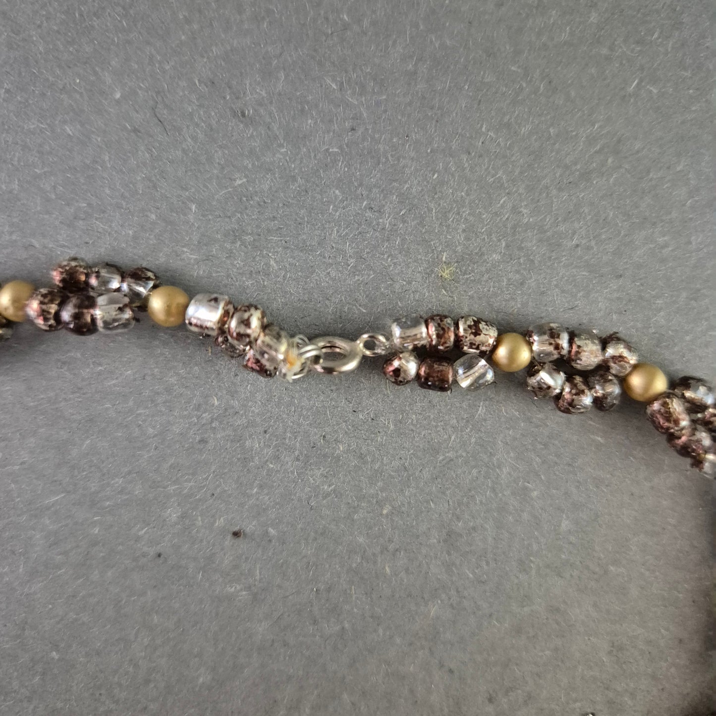 Perlen Kette in Braun Gold Tönen – Geflochtenes Design