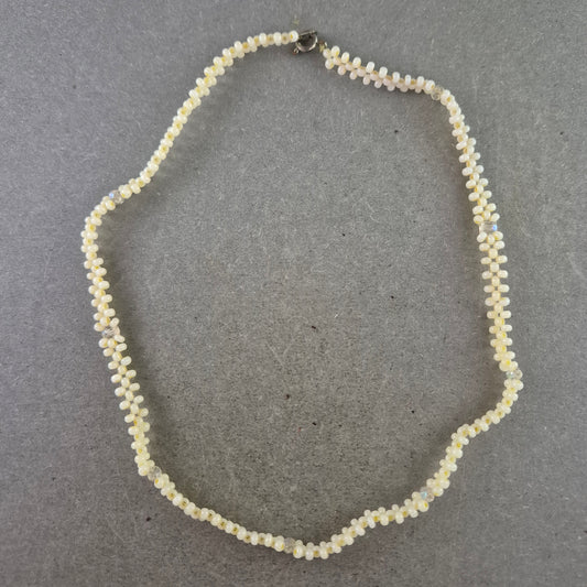 Perlen Kette in Cremefarben – Zartes Vintage Design