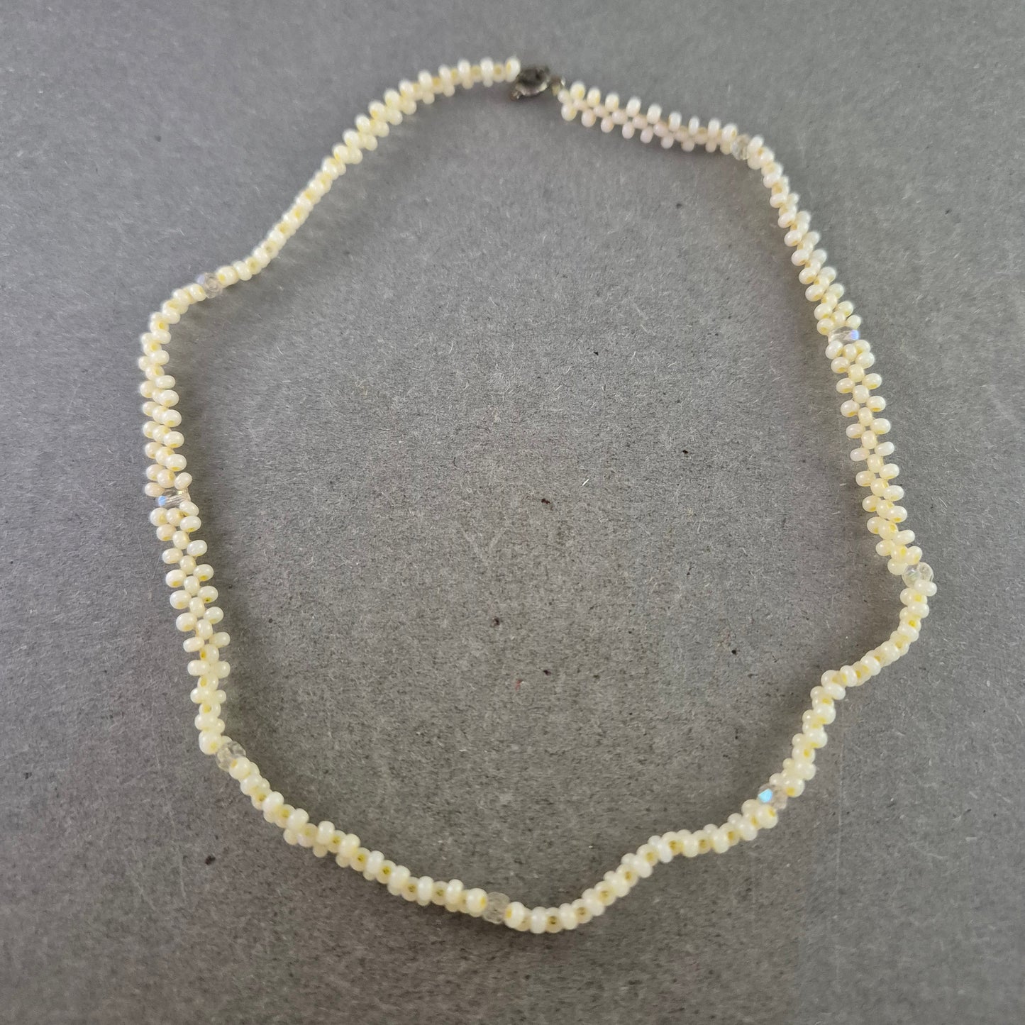 Perlen Kette in Cremefarben – Zartes Vintage Design