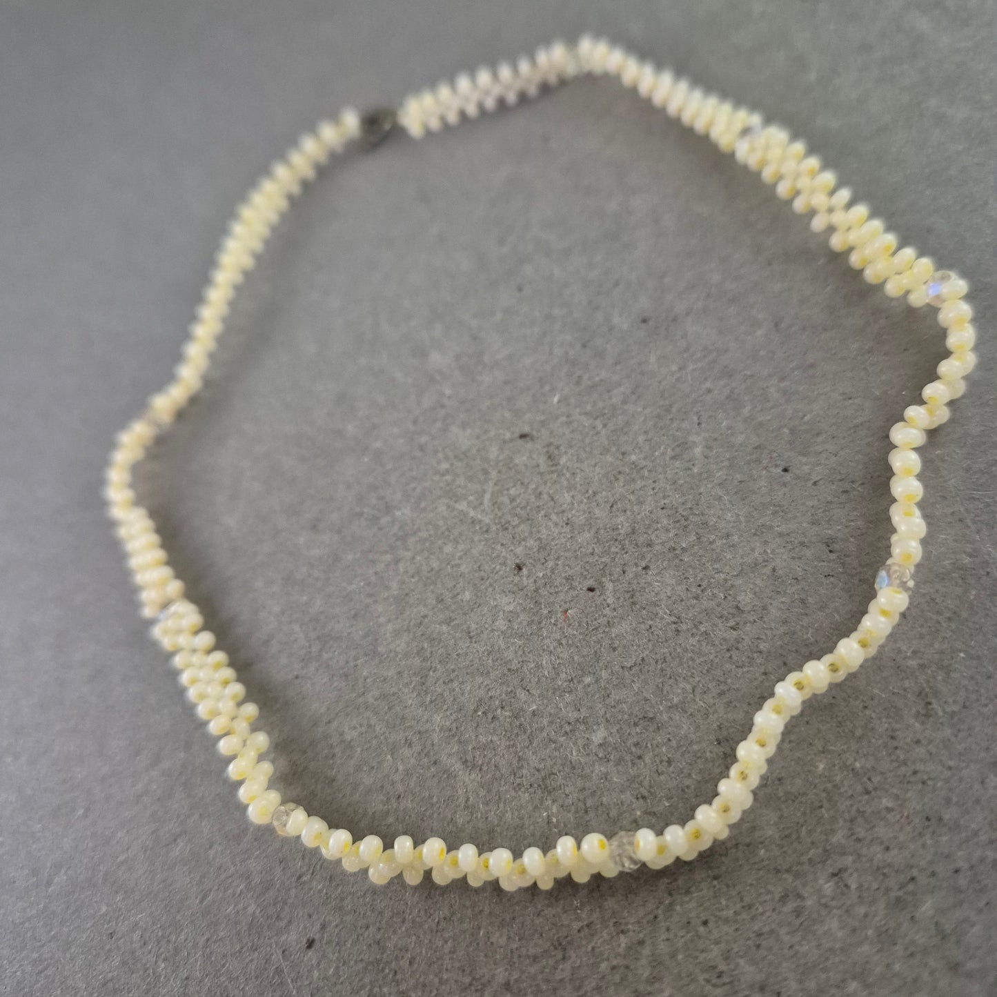 Perlen Kette in Cremefarben – Zartes Vintage Design