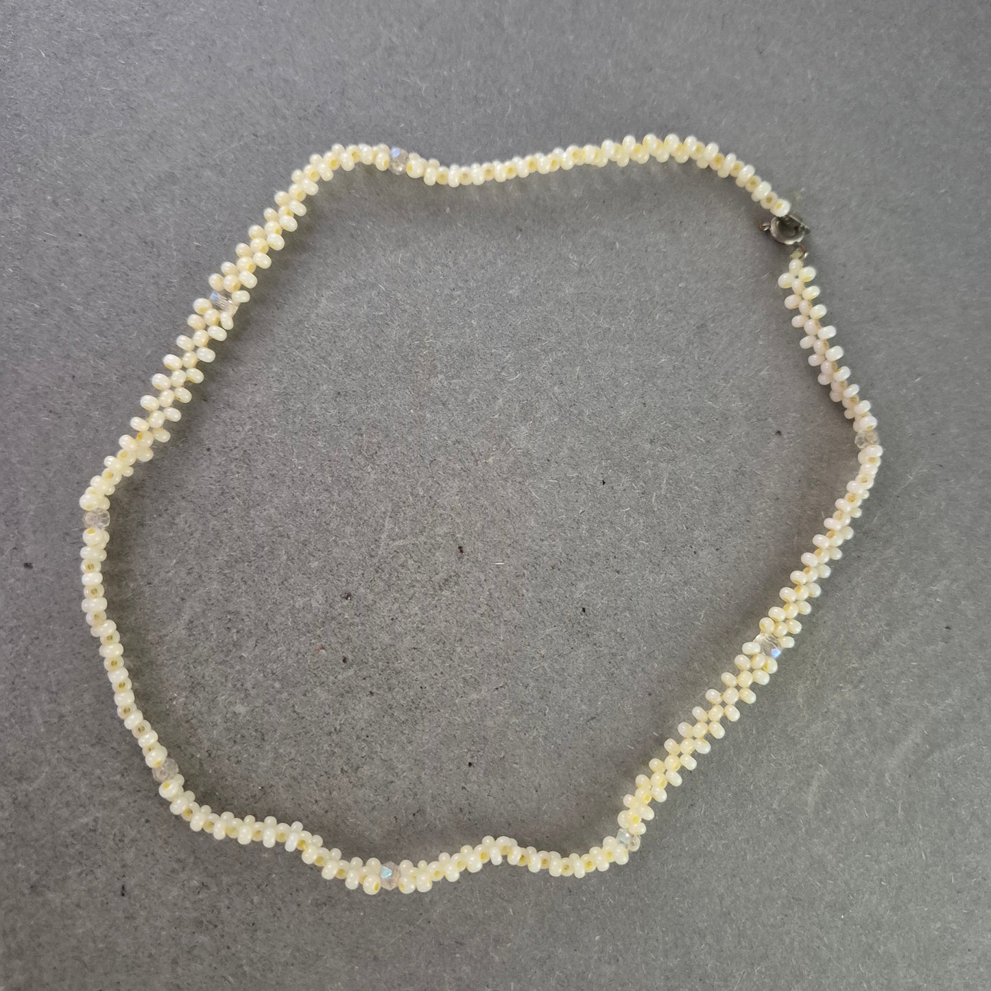 Perlen Kette in Cremefarben – Zartes Vintage Design