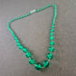 Grüne Glasperlen Kette – Vintage Schmuck in kräftigem Ton