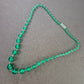 Grüne Glasperlen Kette – Vintage Schmuck in kräftigem Ton