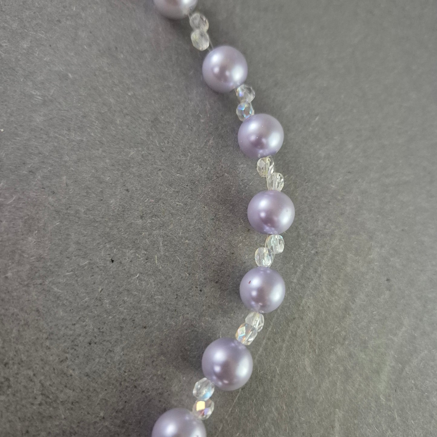 Perlen Kette mit Kristallelementen – Eleganz in Silberoptik