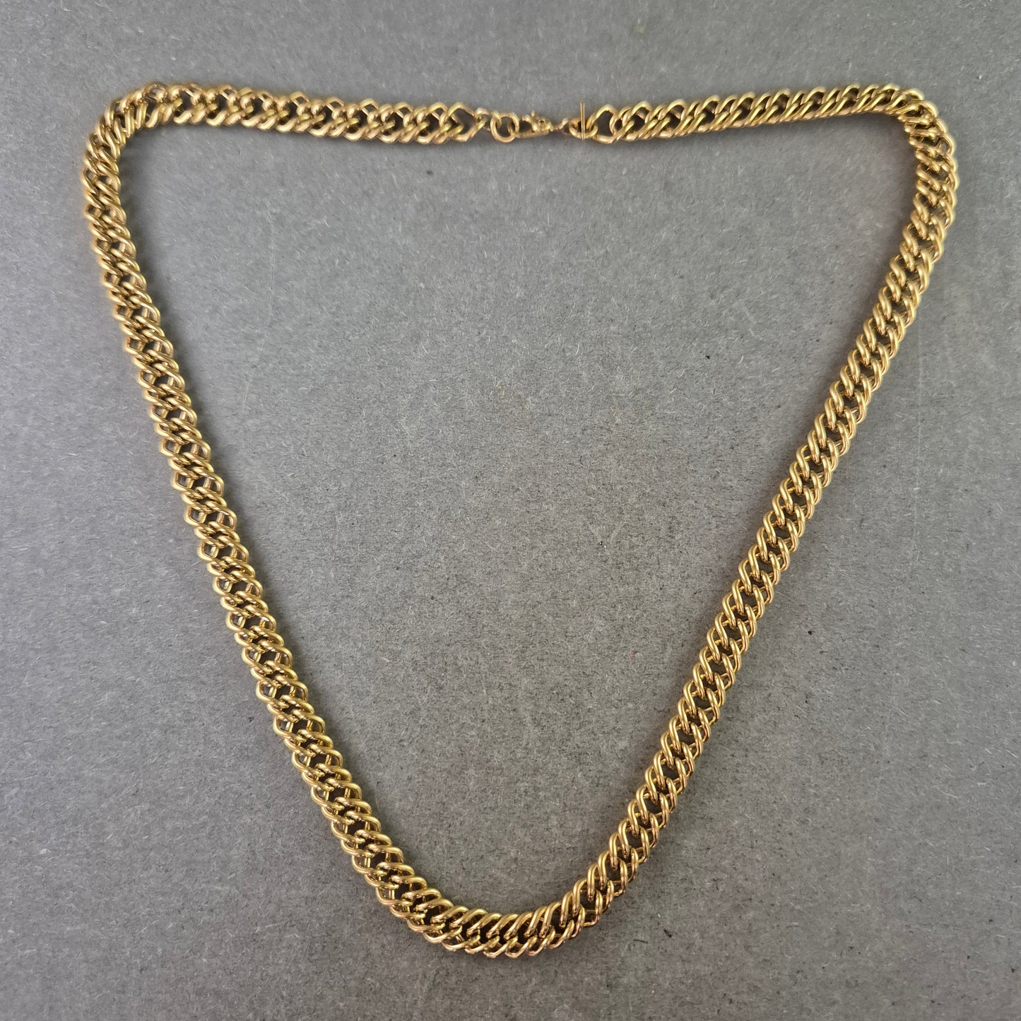 Massive Panzer Kette in Goldoptik – Klassisches Design