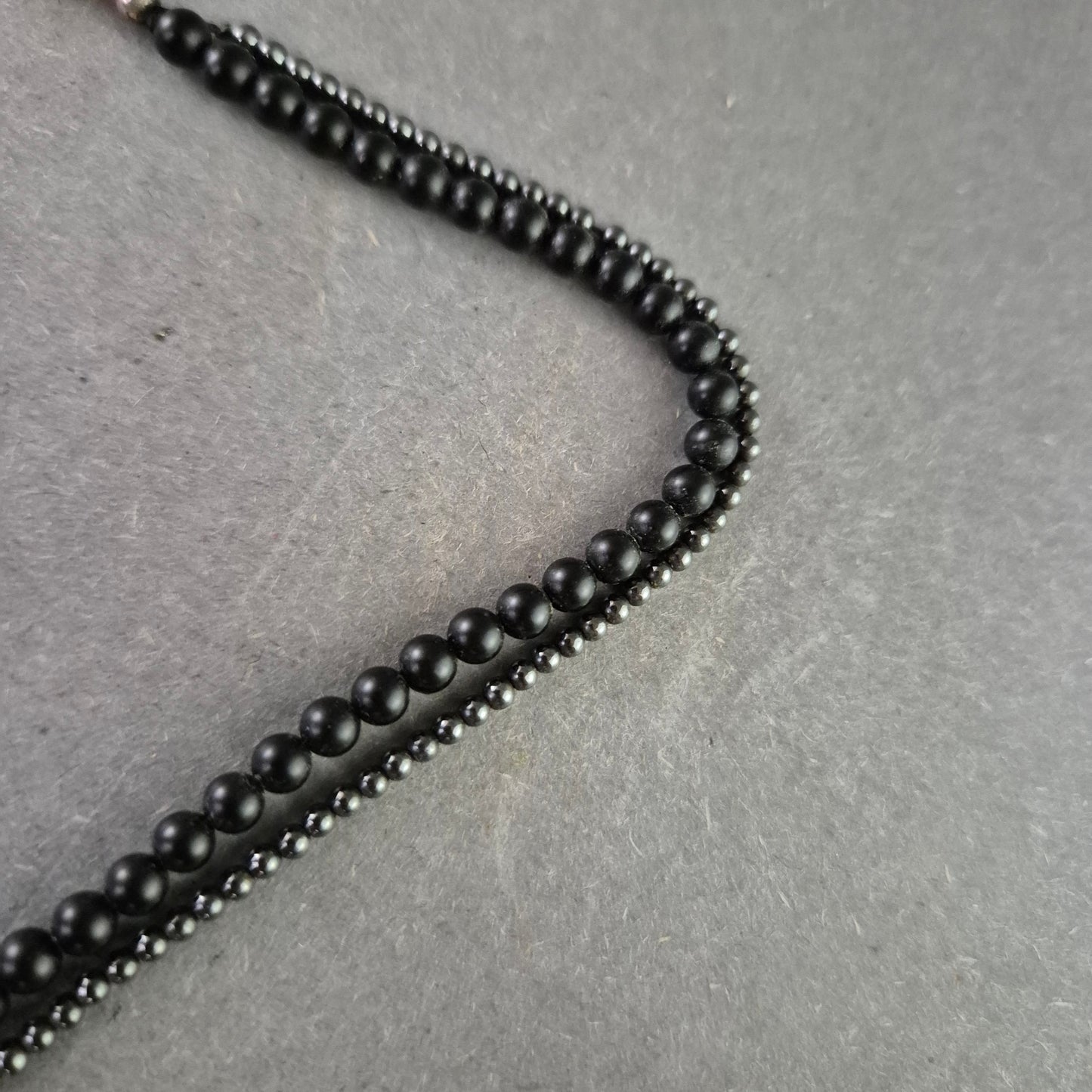 Doppelstrang Kette in Schwarz und Silberoptik – Eleganter Look