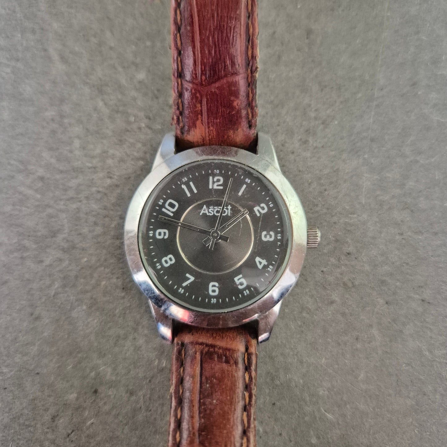 Ascot Herren Uhr mit braunem Lederarmband – Klassisches Design