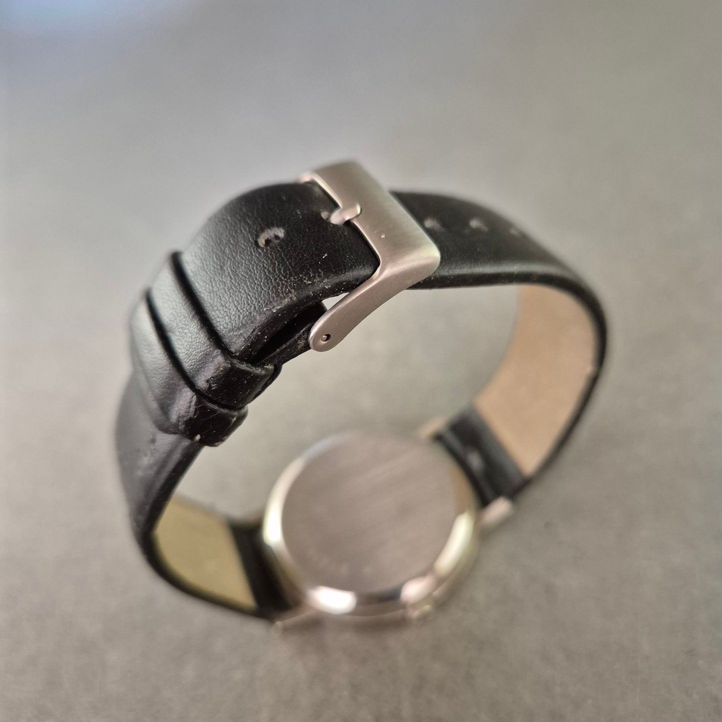 Vigo Herren Uhr mit schwarzem Lederarmband – Schlicht & Klassisch