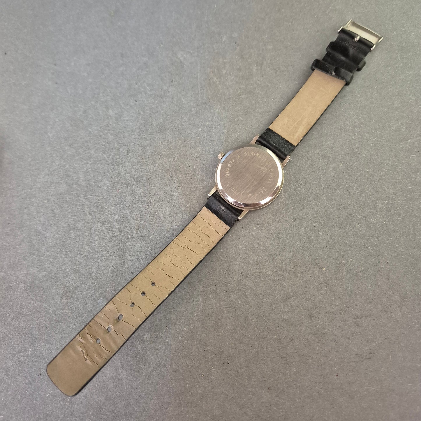 Vigo Herren Uhr mit schwarzem Lederarmband – Schlicht & Klassisch