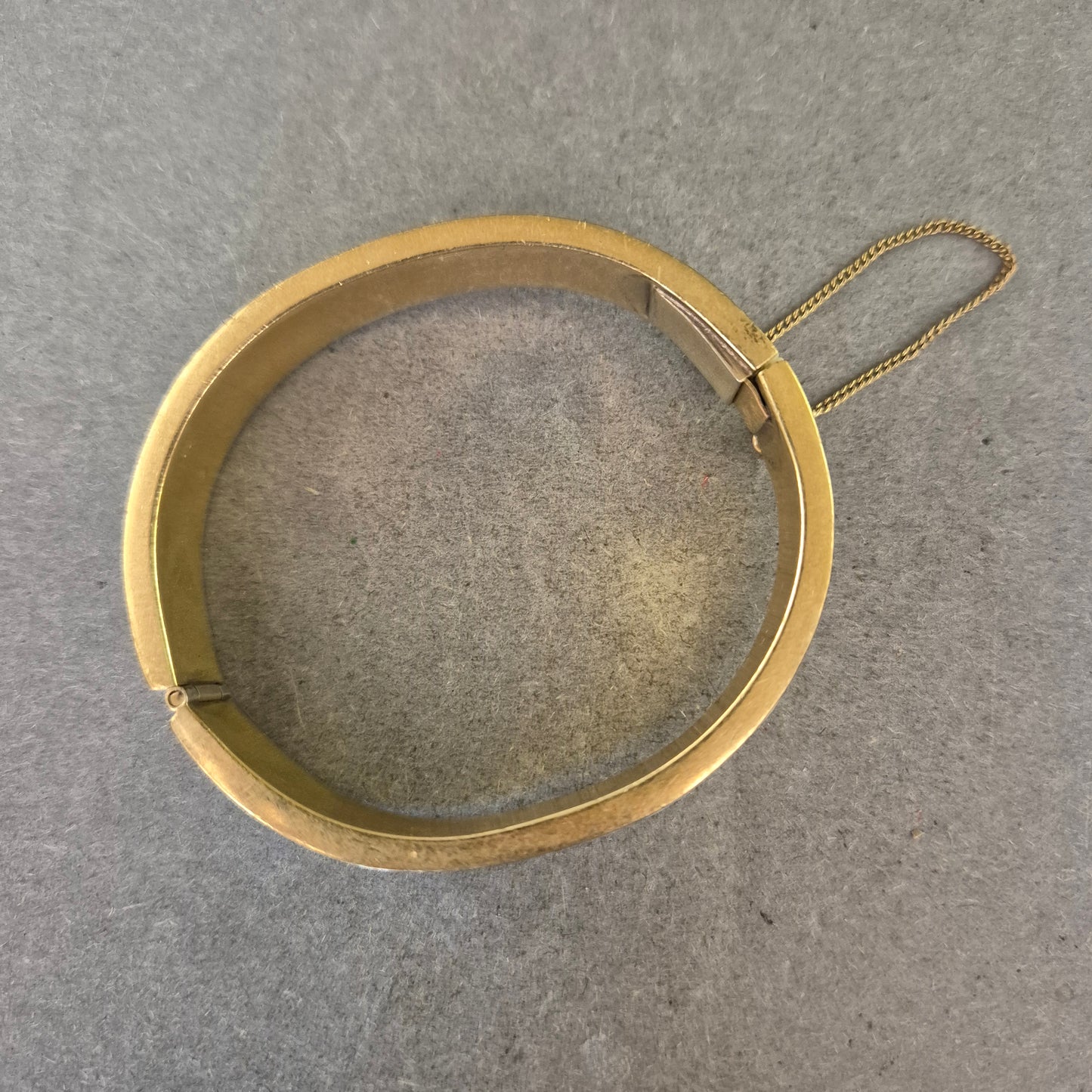 Vintage Armreif mit Perlmutt-Einlagen und Sicherheitskette