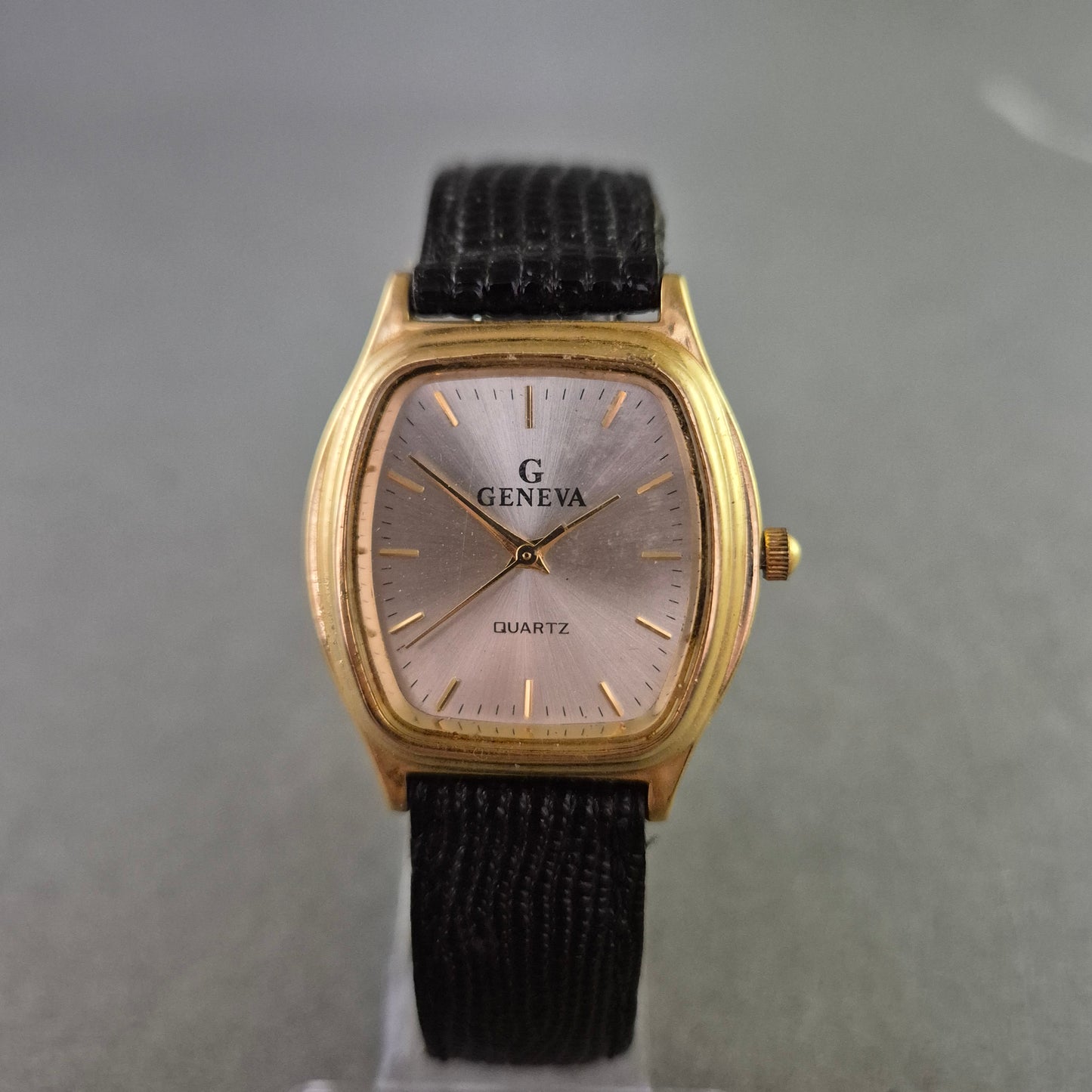 Geneva Damen Uhr mit schwarzem Armband – Klassisch & Elegant